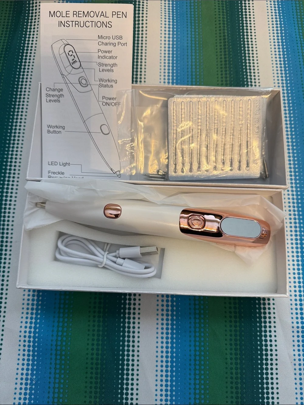 Mole Removal Pen - Beauty Start - White with Gold Text